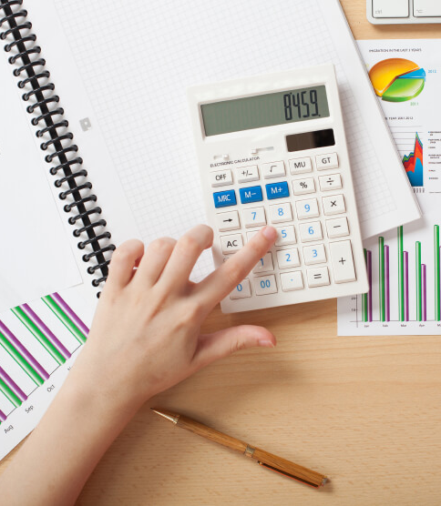 Imagem ilustrativa do curso Matemática Financeira e Estatística