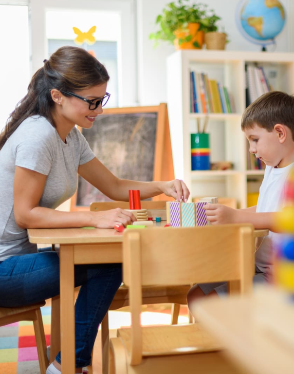 Imagem ilustrativa do curso Alfabetização e Letramento e A Psicopedagogia Institucional