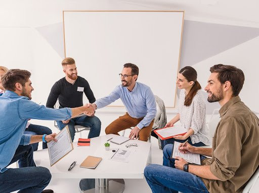 Imagem ilustrativa do curso Psicologia de Grupo e Desenvolvimento de Equipes