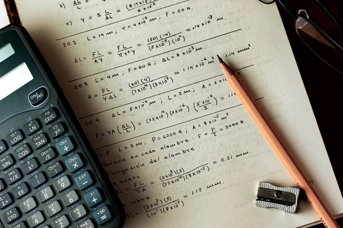 Imagem ilustrativa do curso Finanças e Matemática